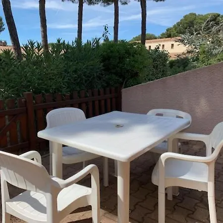6 Pers, 2 Chambres, Terrasse, Piscine Et Parking -ref Cig55 דירה