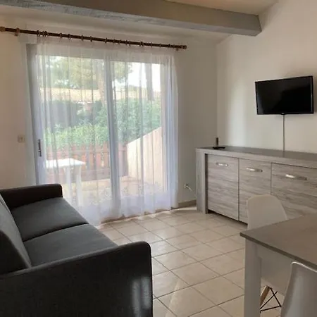6 Pers, 2 Chambres, Terrasse, Piscine Et Parking -ref Cig55 דירה *